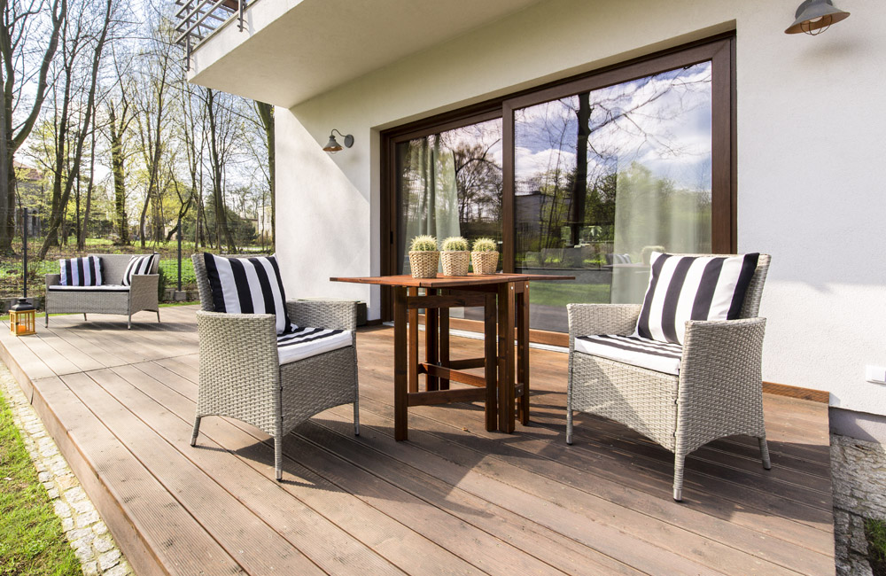 Как правильно мыть окна в загородном доме №2