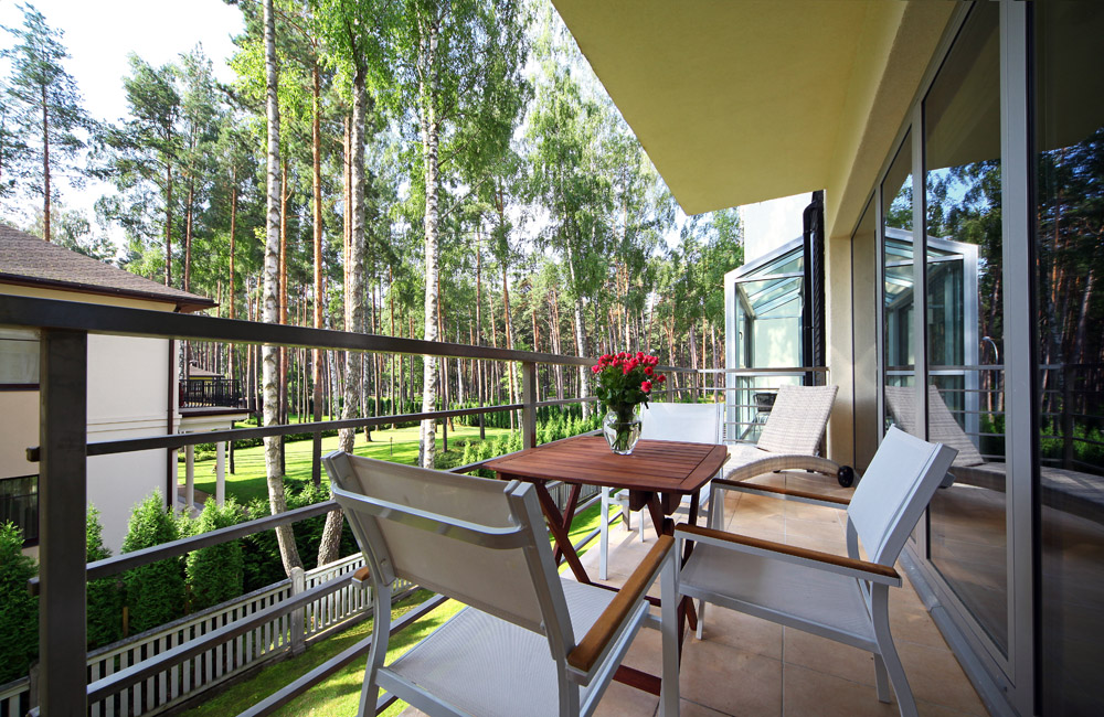 Как правильно мыть окна в загородном доме №1