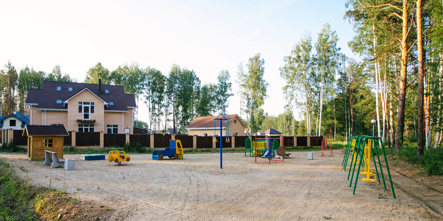 Установлены две детских площадки в поселке 