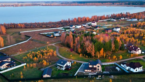 Земельные участки на берегу озера