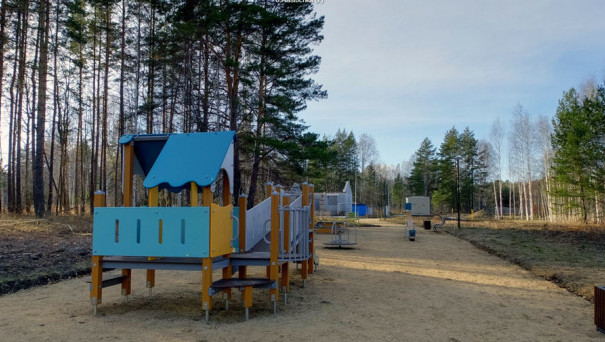 Детская площадка появилась в поселке «Ласточка»