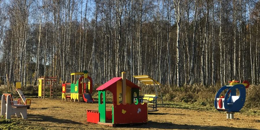 Детская площадка в поселке «Лисий лес»