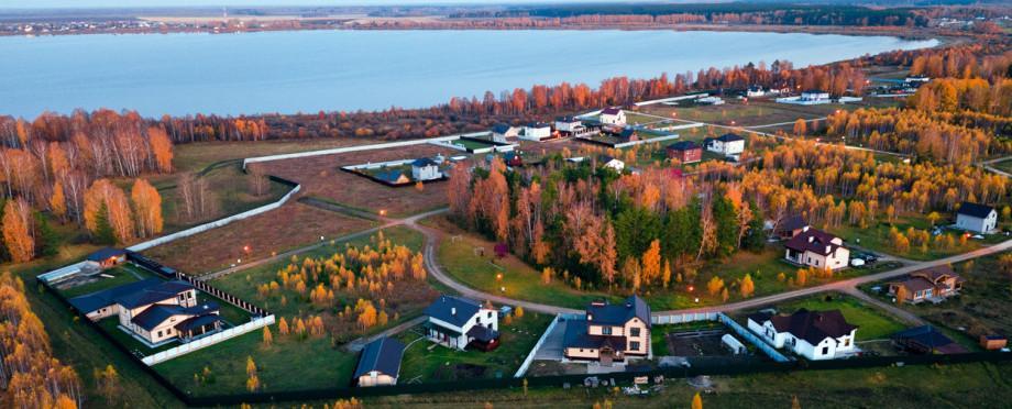 Земельные участки на берегу озера