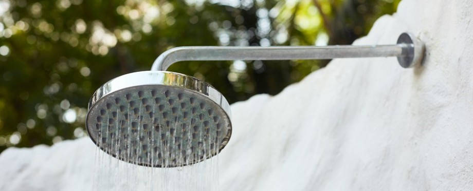 Летний душ на участке: как сделать и правильно ухаживать