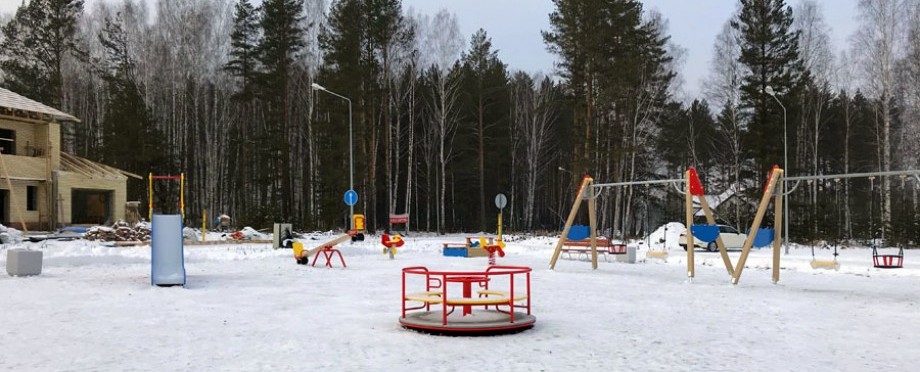 Закончена установка детских площадок в поселках «Сокол» и «Совята»