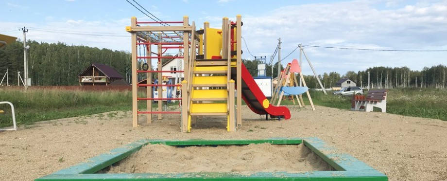 В поселке «Бобер» улучшены детские площадки