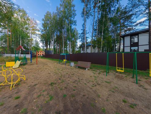 Детская площадка в 
