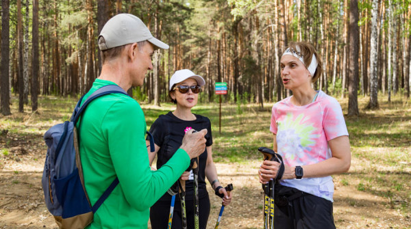 Спортивный "Заповедник" - тренировка по скандинавской ходьбе - вид №1