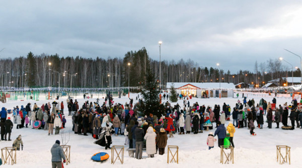 Жители посёлка «Заповедник» отметили новый 2025 год - вид №1